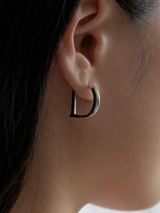 D earring