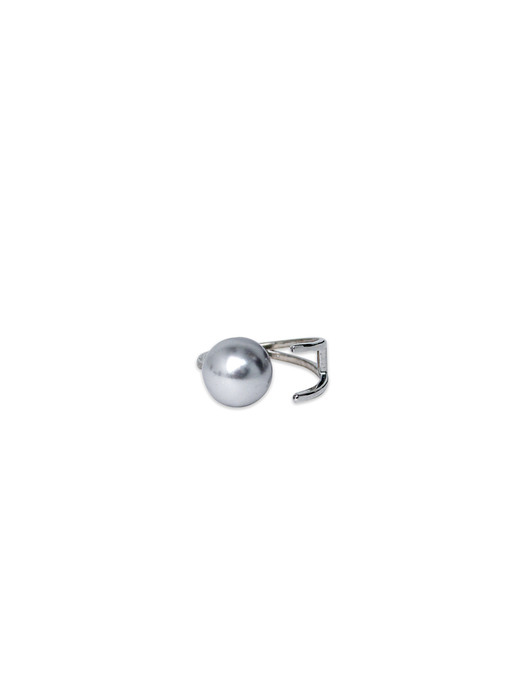 Silver pearl moon ring