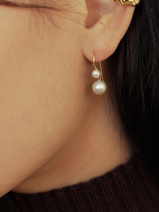 Double Hook Pearl Earrings_EC1760