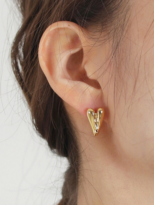 Petit heart earrings