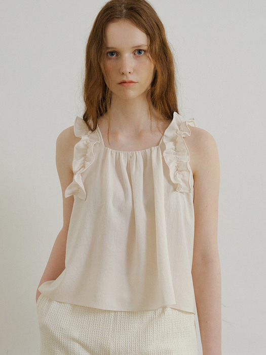 monts 1505 ruffle sleeveless blouse (light beige)
