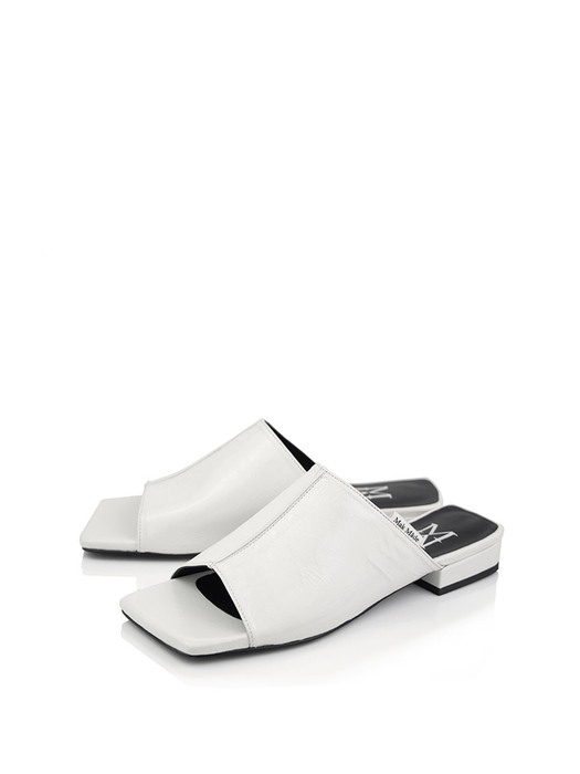 Moa stitch slippers white