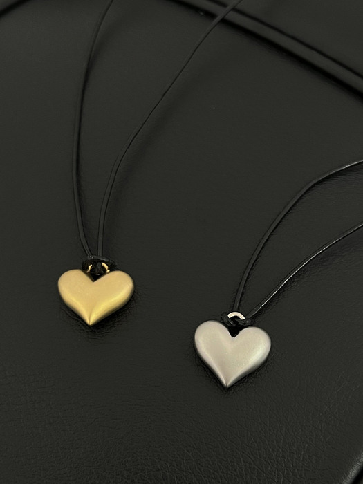 HEART LEATHER STRING NECKLACE (2colors) AN223009