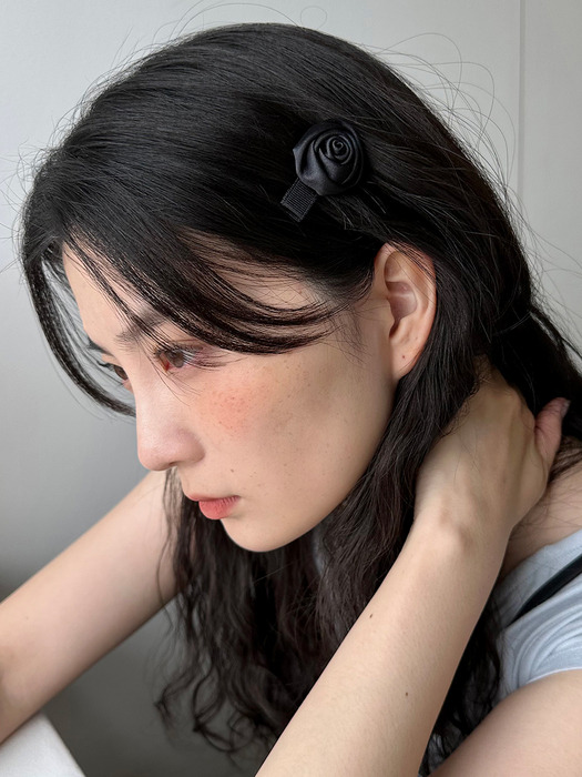 rose mini hair pin - black