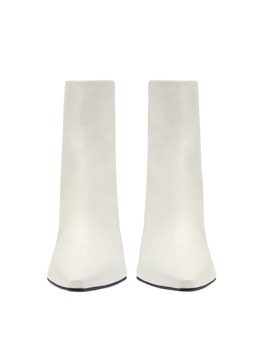 Pointed Ankle Boots / Ivory