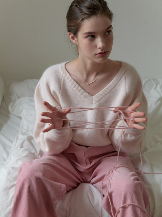 Angora logo v knit (baby pink)