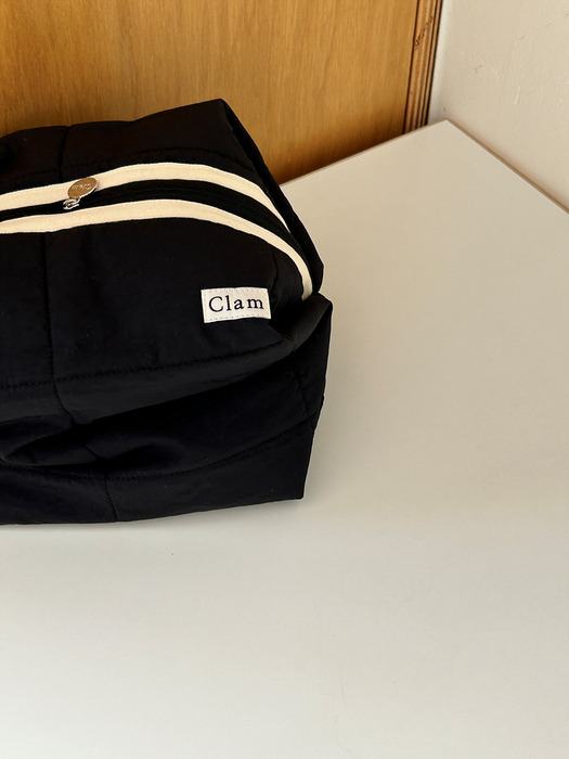 Clam Big round pouch _ Quilting black