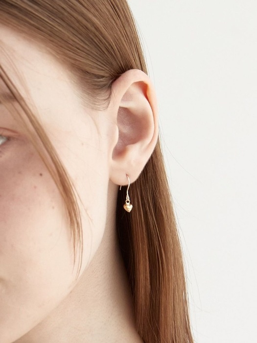 Love mini drop earrings