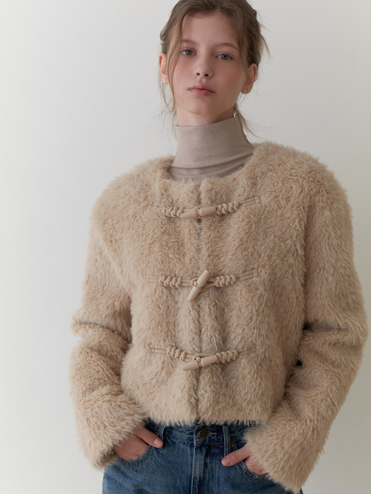 Floofy fur jacket (beige)