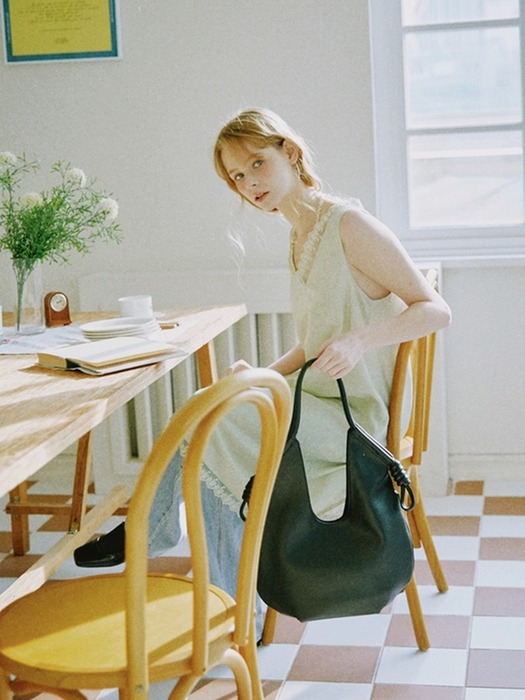 [단독]Arco Hobo Bag Blackcurrant 아르코 호보백 블랙커런트
