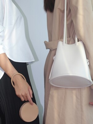 Leather Pipe Bag - Ivory