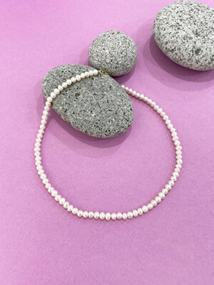 45 CLASSIC PEARL CHOKER