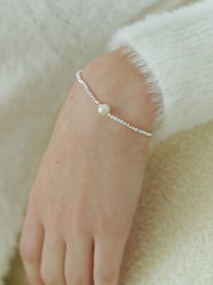 Hematite & 1 Pearl Bracelet