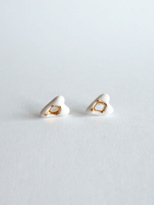 Diamond heart earring [white]