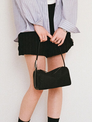 BEAU NYLON ROLLER BAG (BLACK)