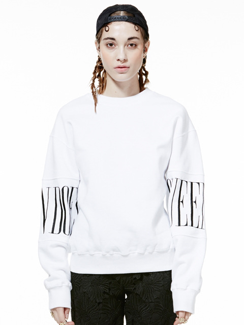 QUEEN EMBROIDERY SWEATSHIRTS WHITE