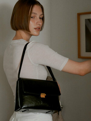 [단독]Clip Shoulder Bag Medium_3Colors