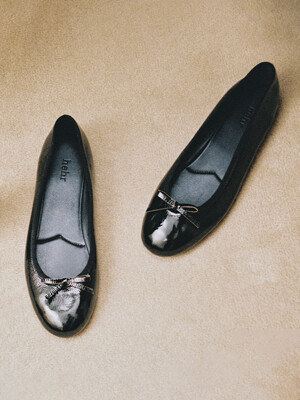 Patent ballet flats