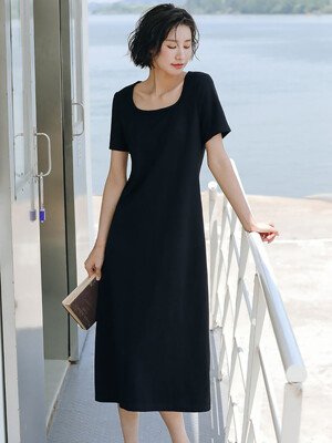 LS_Black long sleeved slim-fit dress