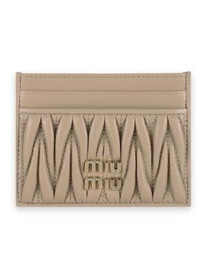 미우미우 24 S/S 여성 마테라세 골드 로고 카드 지갑(베이지) 5MC076 2FPP F0036