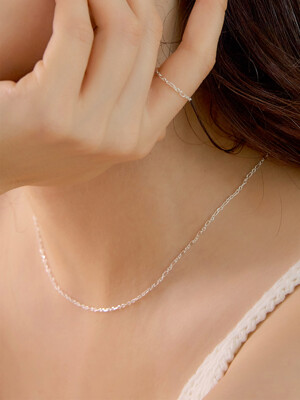 W Chain Silver Necklace (43cm)