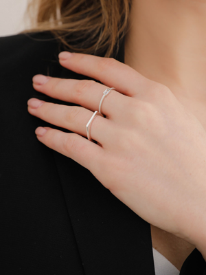 Slim Straight Angle Open Type Silver Ring R0613