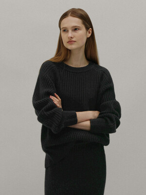Sable wool knit pullover_black