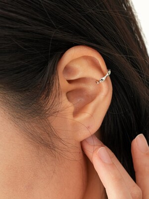 Grooved oval earcuff
