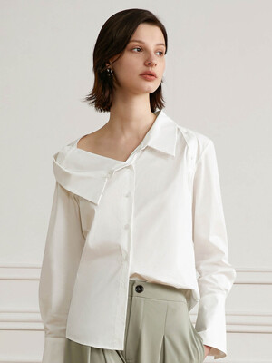 YY_White simple one-shoulder shirt