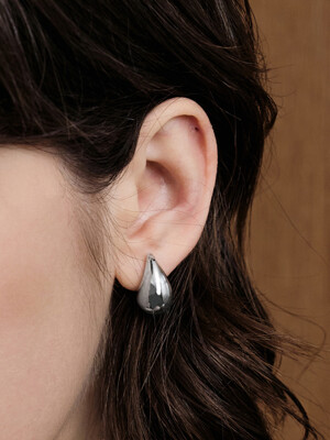 NP020 Metal Volume Earrings
