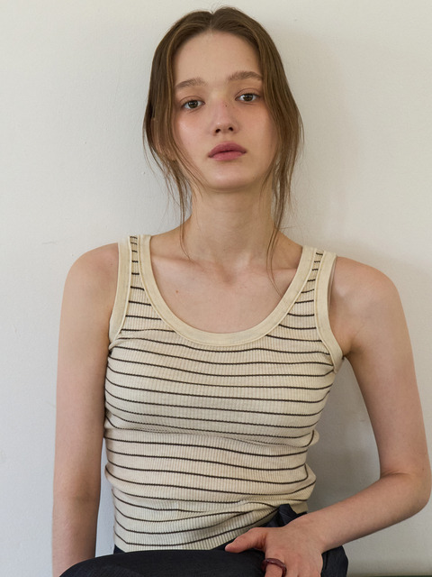 DEINET ♥ DEINET STAR GRAPHICS SLEEVELESS/追跡付 다이닛]DEINET STAR GRAPHICS SLEEVELESS IN BLUE