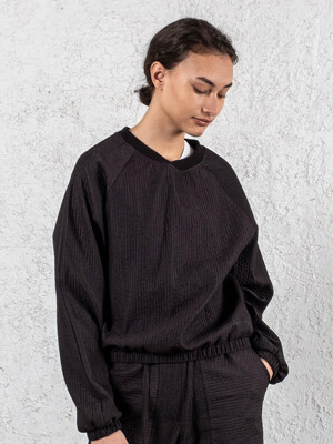 Easy Quilted Pullover (Black)