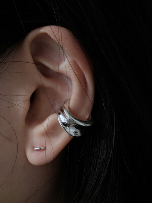 Bold curve earcuff