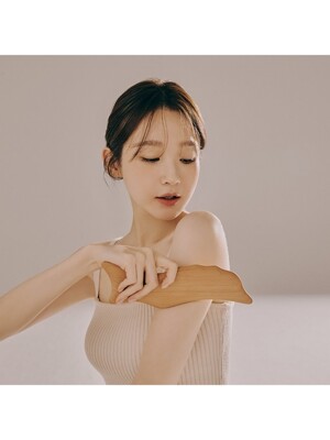 [강민경 PICK] 아로마티카 돌고래 바디 괄사 마사저