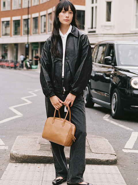 토트백 - 히어 (hehr) - Medium City Tote Bag