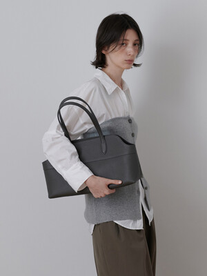 Ople Leather Shoulder Bag Large_ Midnight grey