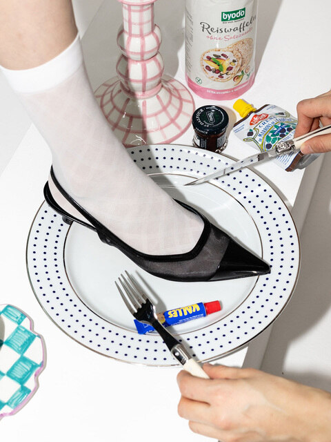 펌프스 - 쇼쉬르라팡 (CHAUSSURE LAPIN) - Bialy Meshed Slingback Pumps in Black Box with Black Mesh