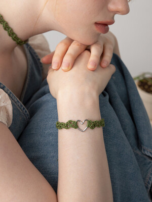 Line heart with olive green knit bracelet