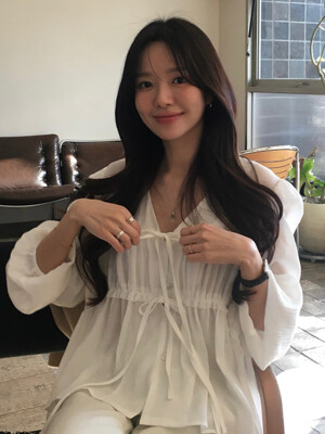 Creampuff blouse (white)