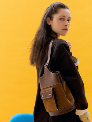 Pocket Bucket Bag (Caramel Suede)