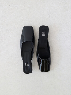 NORA SQUARE MULE (BLACK)