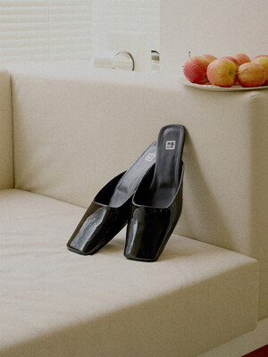NORA SQUARE MULE (BLACK)