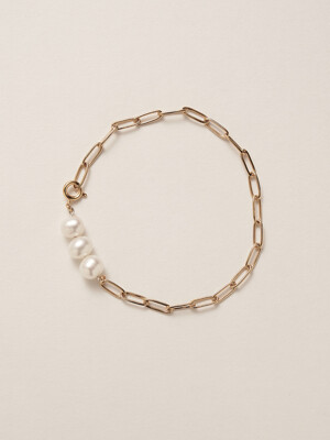 Riah 3 pearl Bracelet