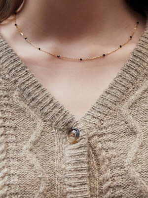 Black stone round necklace - gold