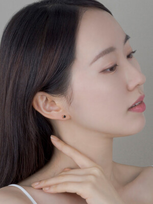 Basic black cubic earring [베이직 블랙 큐빅 귀걸이_2color]