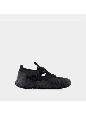 25SS 세실리아 반센 샌들 424FTW30008 BLACK DOM