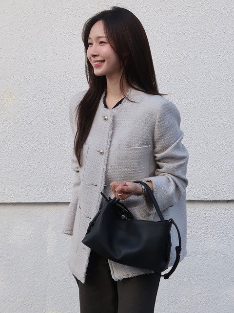 루에브르 [단독]Balancoire Tote Medium FA6AA382-FH