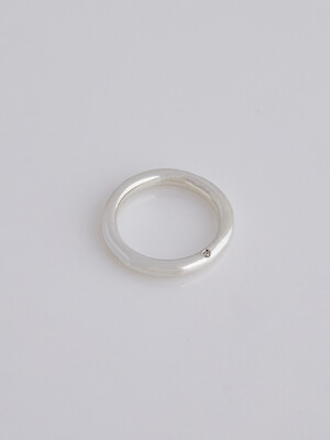 petite point curve ring