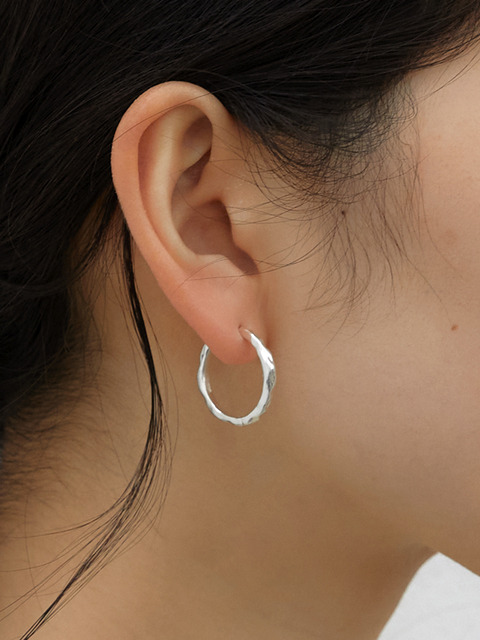 ピアス LOVE ME MONSTER Silver Bold Mini Ring Earrings L191MER190 러브미몬스터(LOVE ME MONSTER) [Silver] Bold Mini Ring