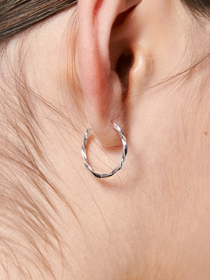 Twisted Hoop Silver Earring Ie323 [Silver]
